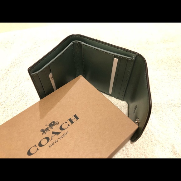 Coach - Wallet - Picture 5 of 6
